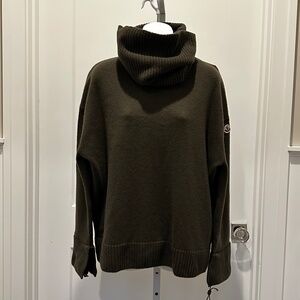 MONCLER Gorgeous Soft Warm Wool Turtleneck Sweater Sz S NEW $965!!